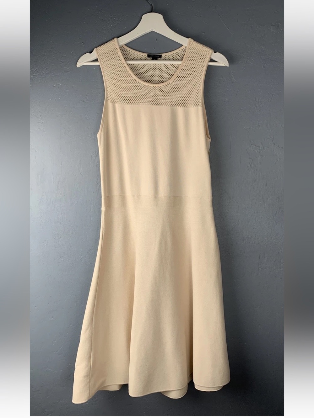 Ann Taylor Women’s Sz Medium Cream Knit Sleeveless Midi Dress